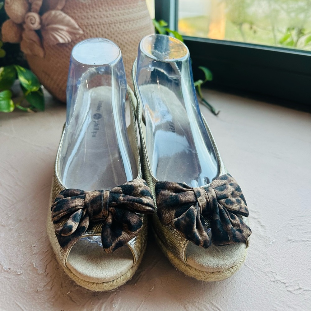 Lindsay Phillips Espadrille Wedge Gold Sandals leopard print bow Size 9